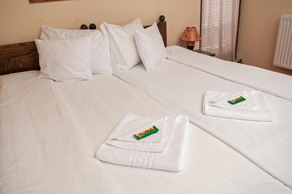 Hovirag Panzio Hotel Borzont Room photo